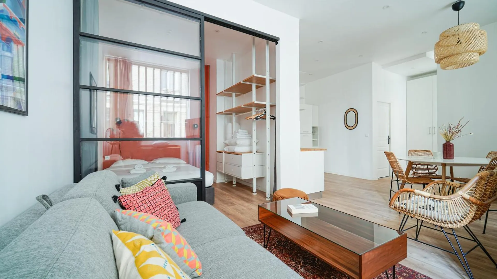 Parisuites Central Canal Saint Martin Design & Luxe & Cosy Francie
